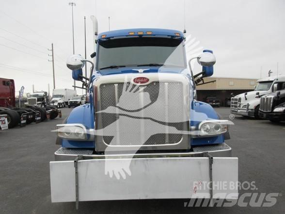 Peterbilt 567 Тягачі