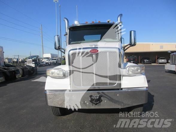 Peterbilt 567 Тягачі
