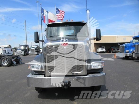 Peterbilt 567 Тягачі