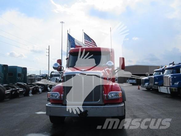 Peterbilt 567 Тягачі