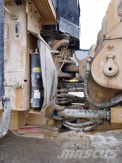 CAT 988K Фронтальні навантажувачі