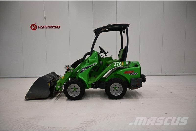 Avant 423 Фронтальні навантажувачі