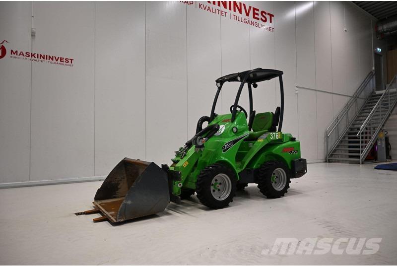 Avant 423 Фронтальні навантажувачі