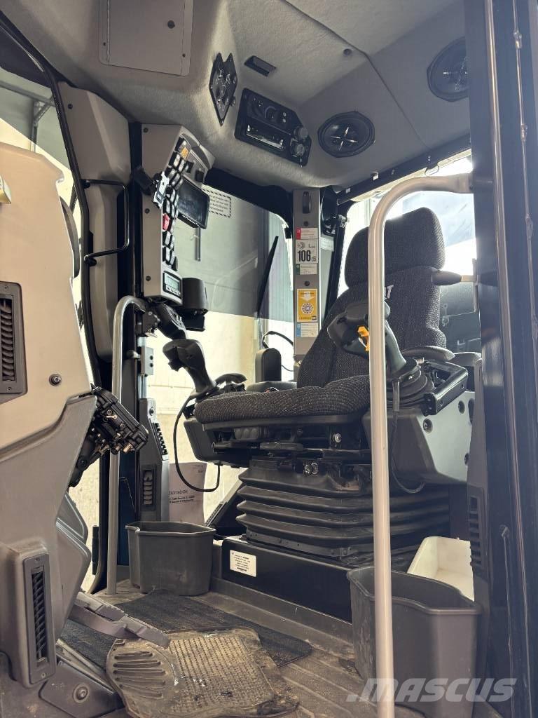 CAT 120 AWD Грейдери