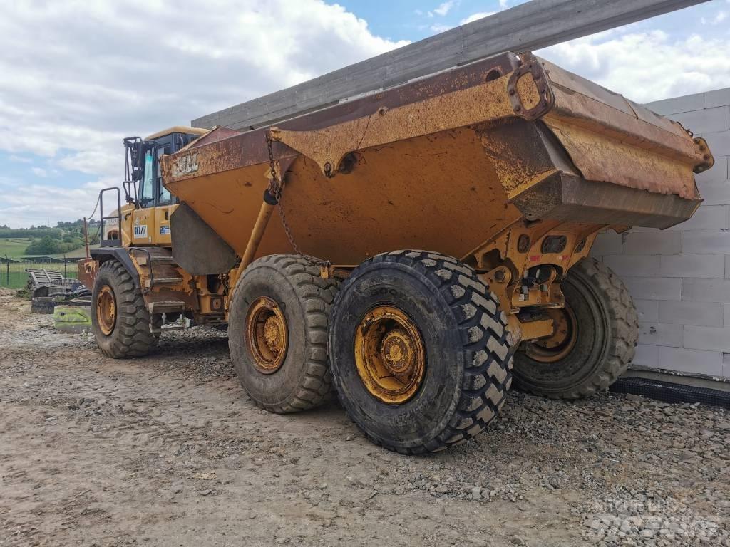 Bell B30D Зчленовані самоскиди