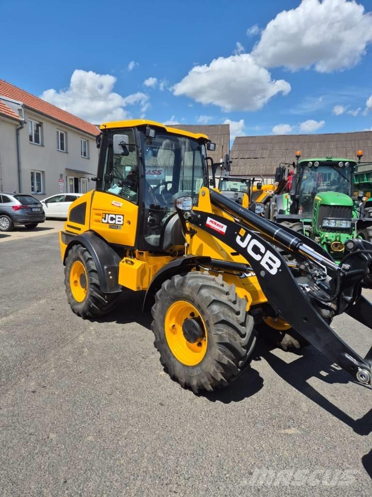 JCB 409 Agri Телескопічний навантажувач