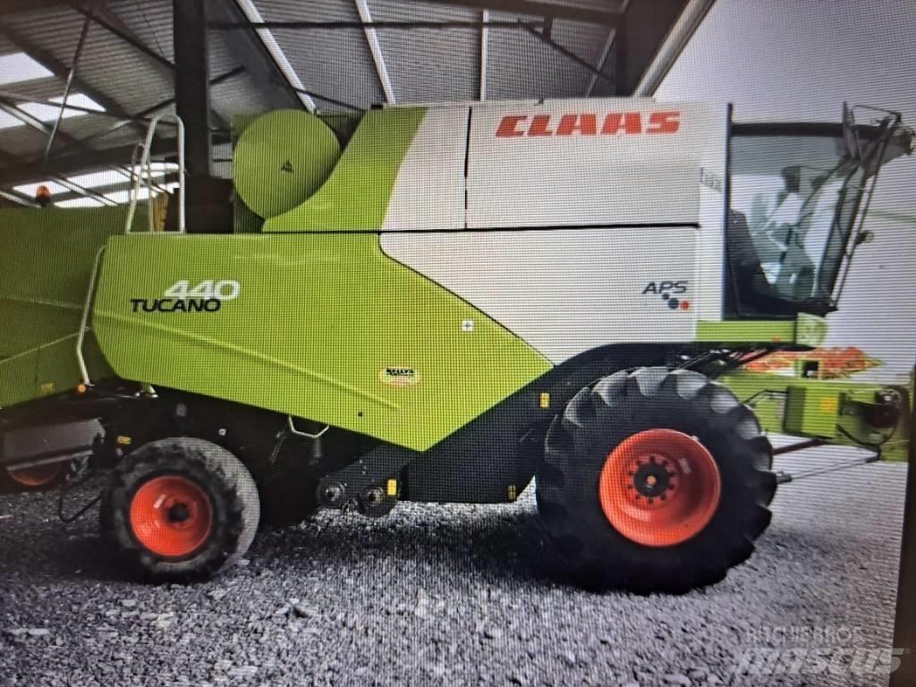 CLAAS Tucano 440 Зернозбиральні комбайни