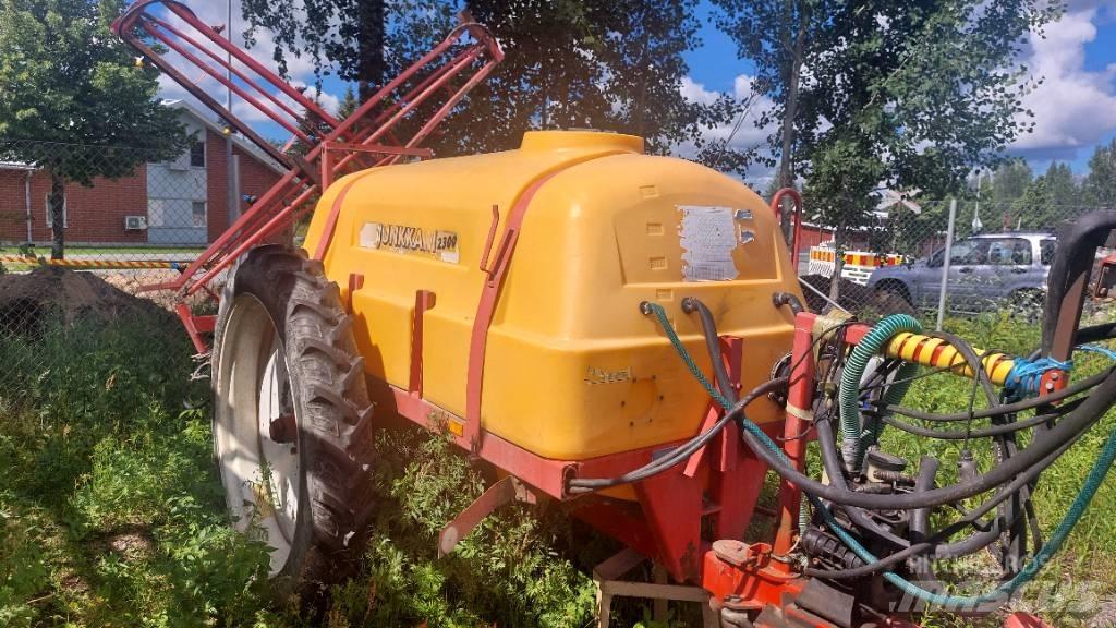 Junkkari 2300/12 Причіпні обприскувачі