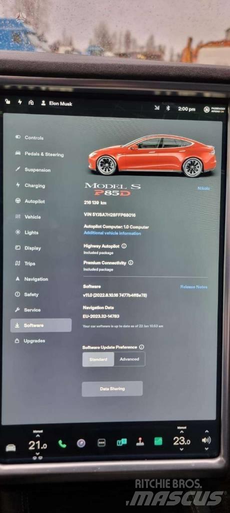 Tesla Model S P85D Автомобілі