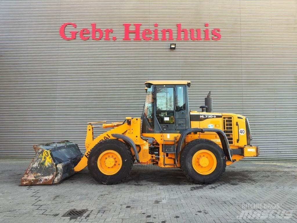 Hyundai HL 730-9 Фронтальні навантажувачі