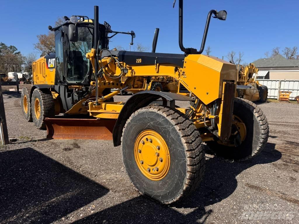 CAT 140 M 2 AWD Грейдери