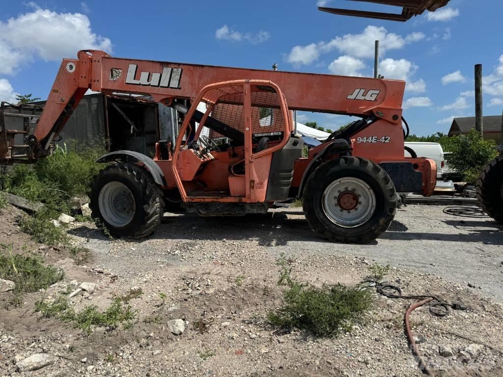 JLG 944 E-42 Телескопічні навантажувачі