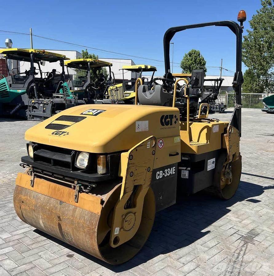 CAT CB 334E Котки тротуарні
