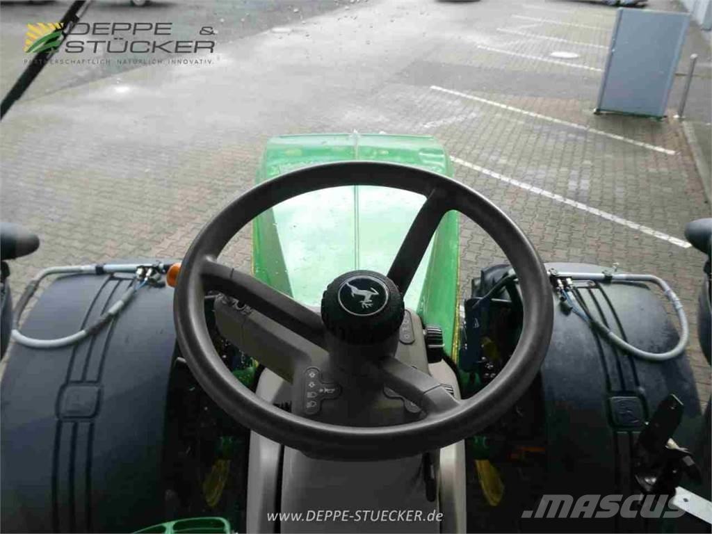 John Deere 8310R Трактори
