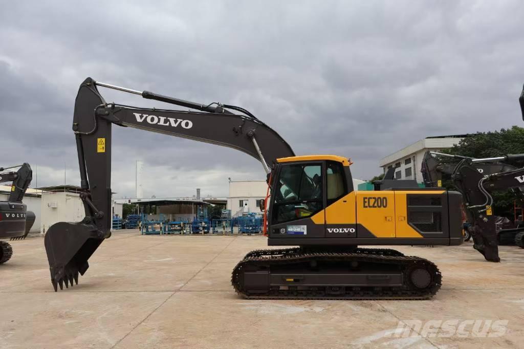 Volvo EC 200 Гусеничні екскаватори