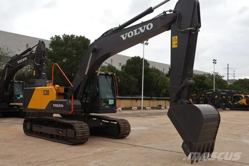 Volvo EC 200 Гусеничні екскаватори