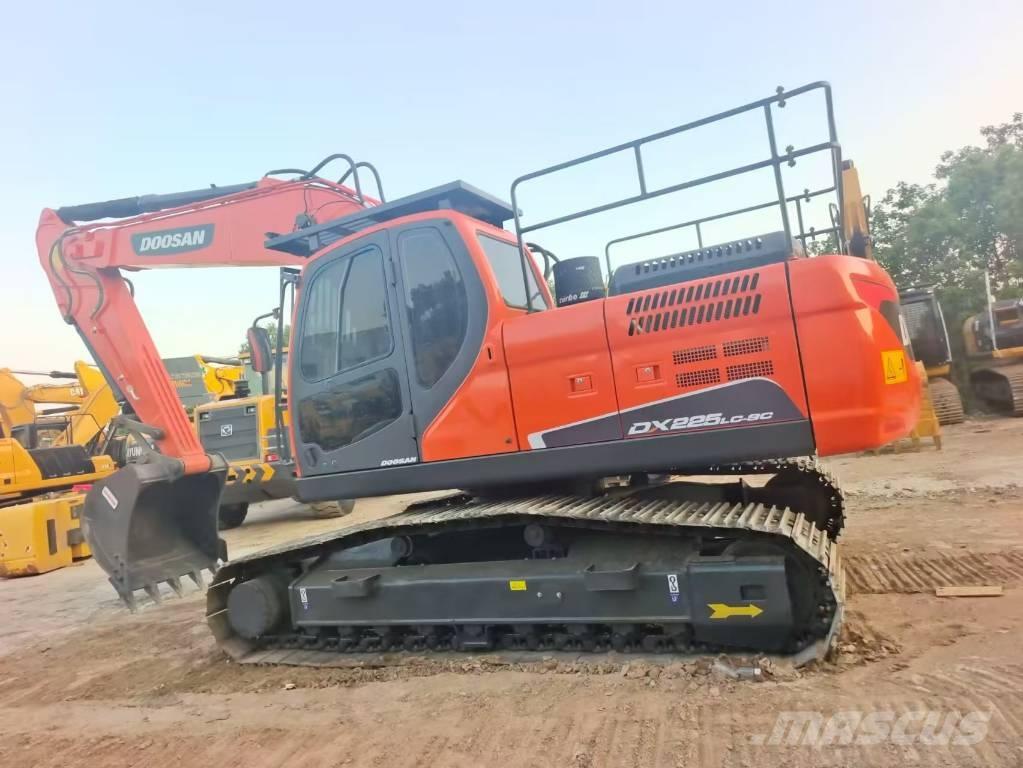 Doosan DX 225 LC Гусеничні екскаватори