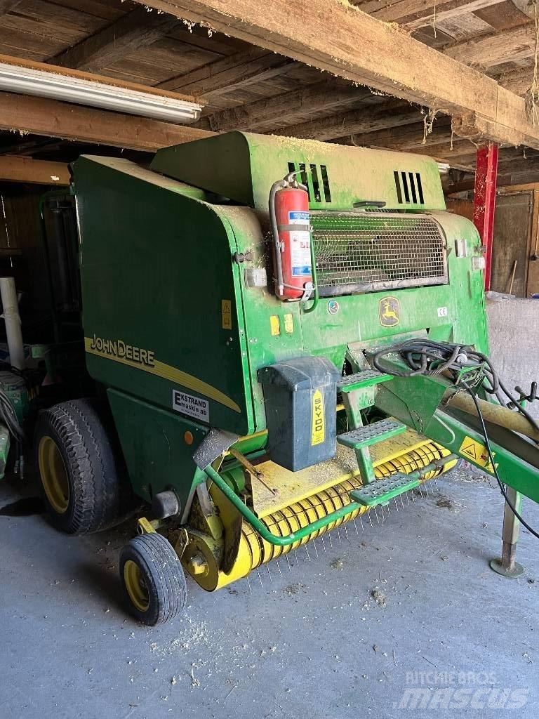 John Deere 578 Рулонні прес-підбирачі
