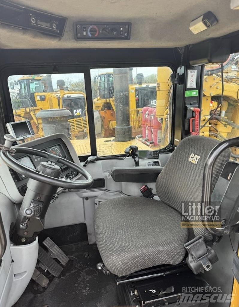 CAT 637G Скрепери
