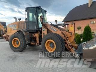 CASE 721 F Фронтальні навантажувачі