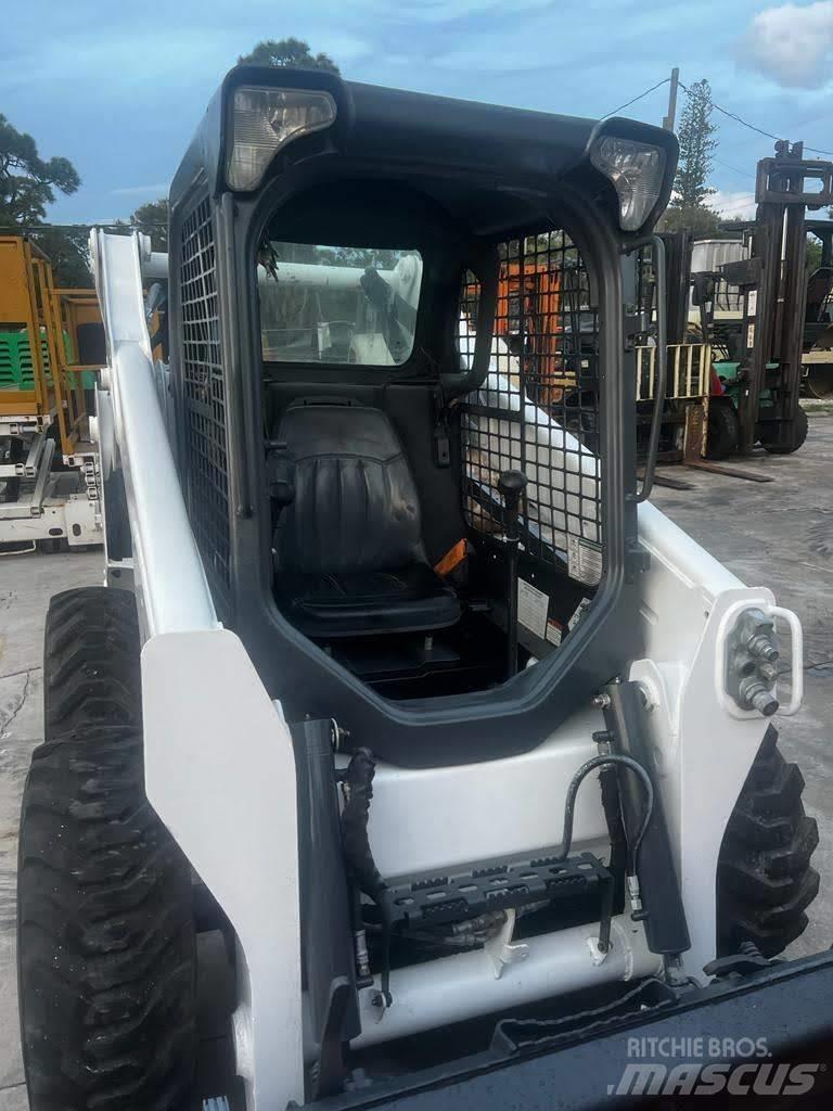 Bobcat S570 Міні-навантажувачі