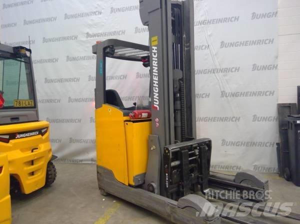 Jungheinrich ETV 325 Річ-трак із високим підйомом