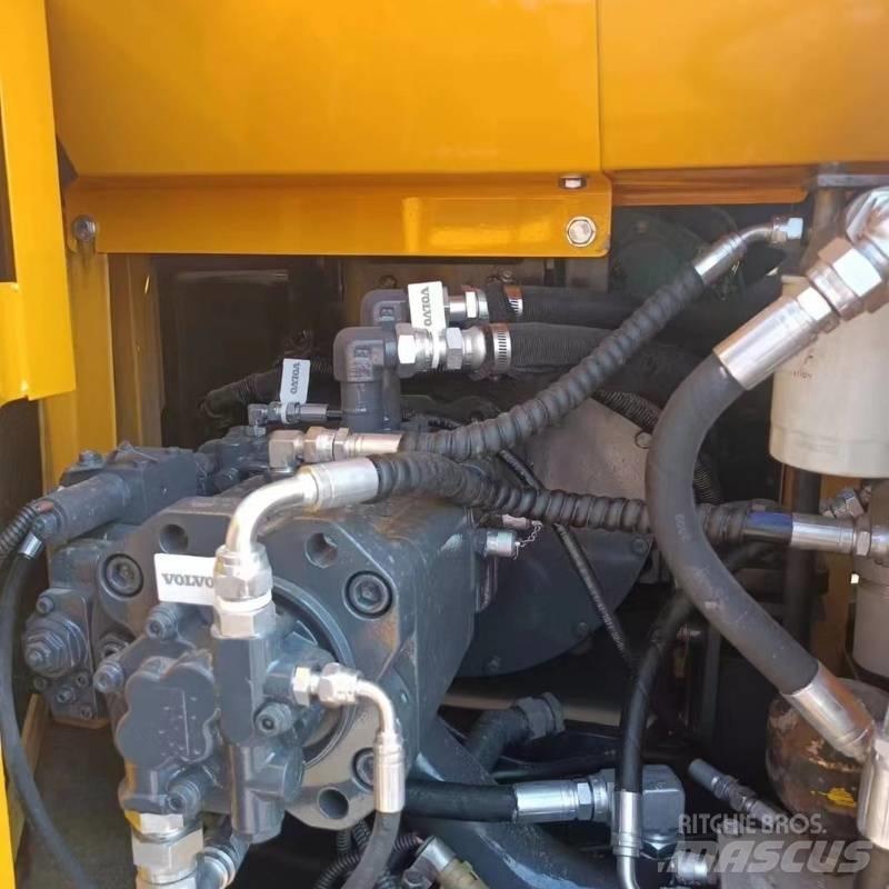 Volvo EC 140 Гусеничні екскаватори