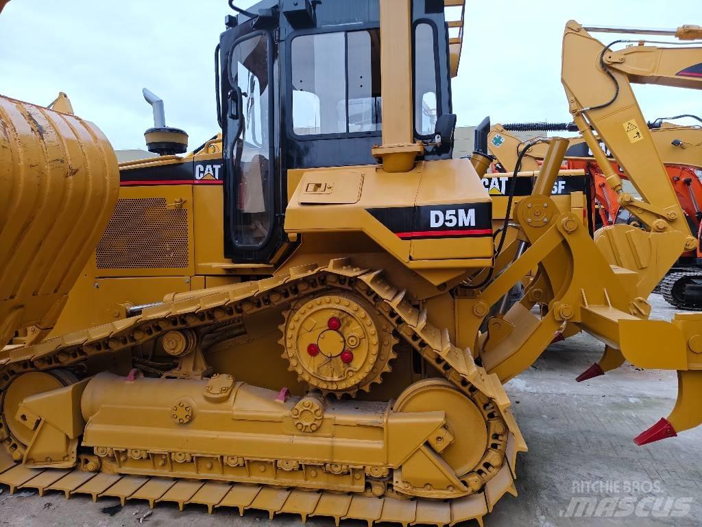 CAT D 5 M Гусеничні бульдозери