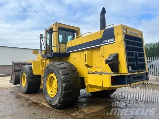 Komatsu WA 600-1 Фронтальні навантажувачі