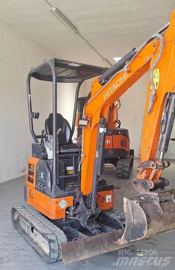 Hitachi ZX19U Міні-екскаватори < 7т