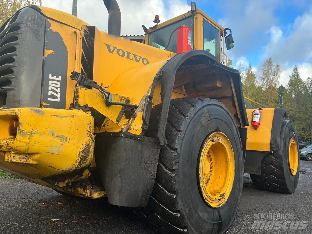 Volvo L 220 E Фронтальні навантажувачі