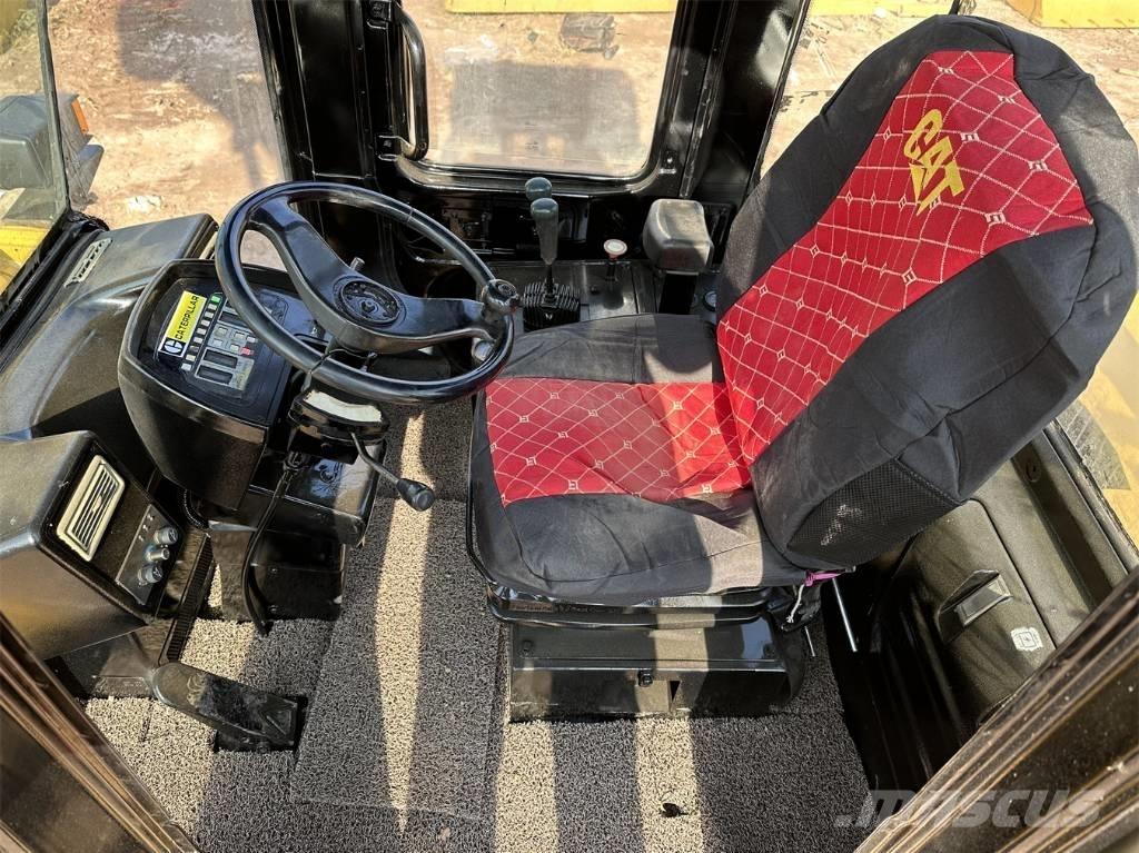 CAT 966G Фронтальні навантажувачі