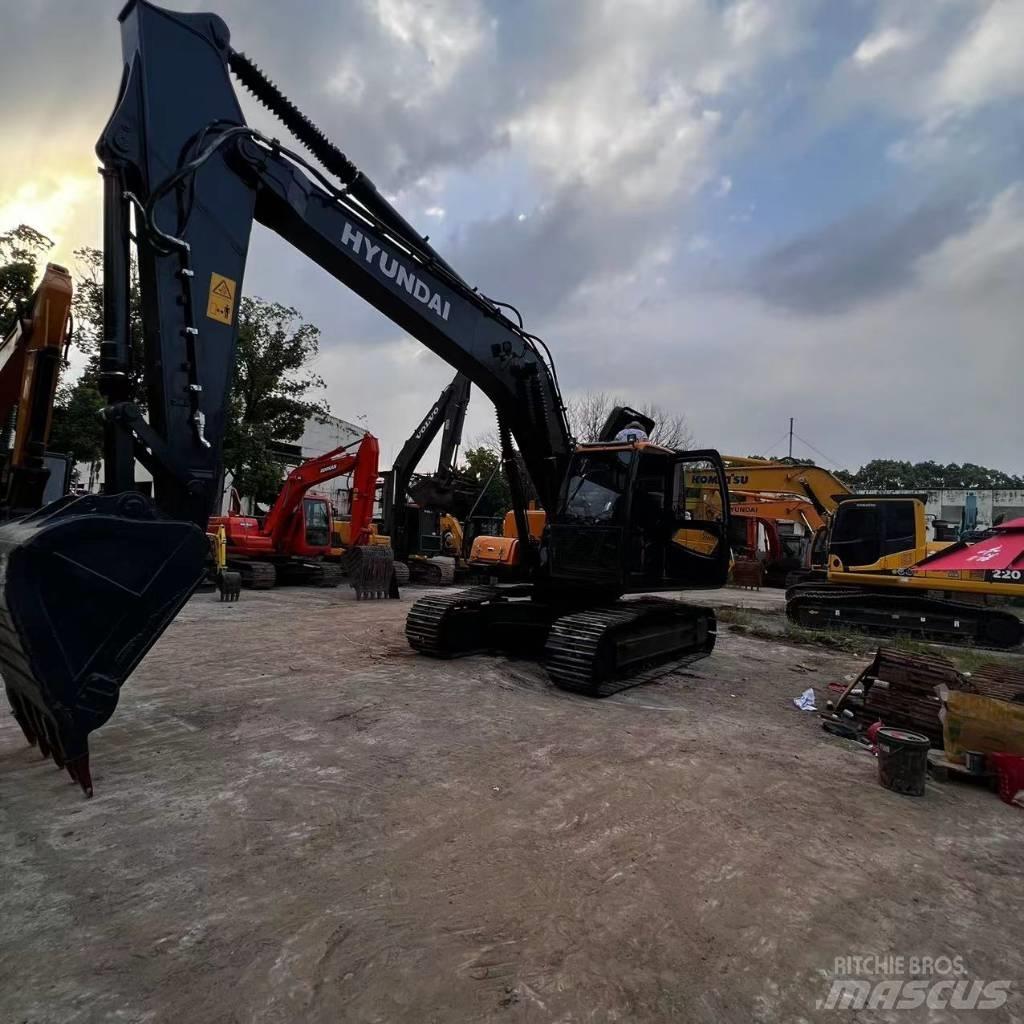 Hyundai R220-9S Гусеничні екскаватори