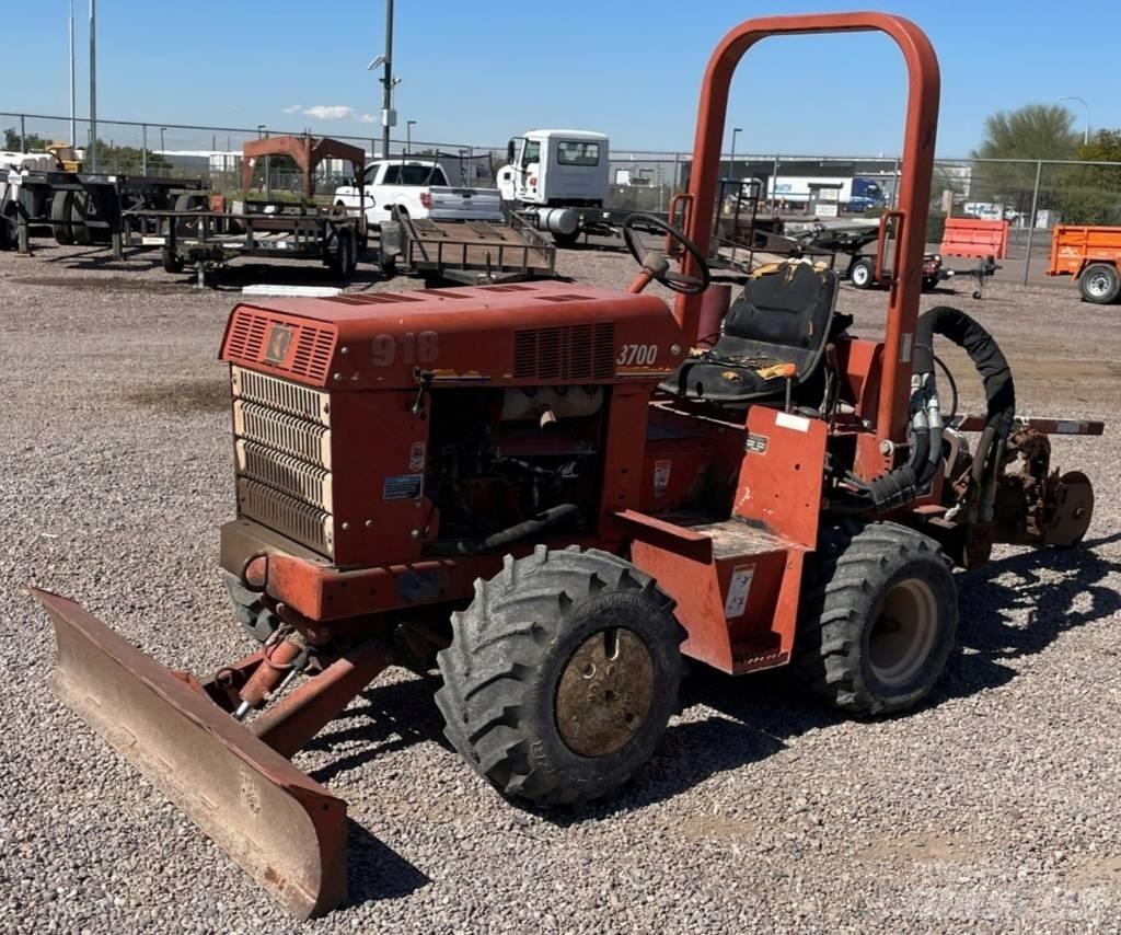 Ditch Witch 3700 DD Канавокопачі