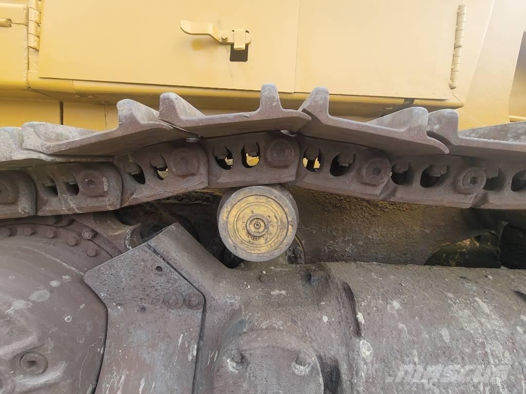 CAT 973 Гусеничні вантажники
