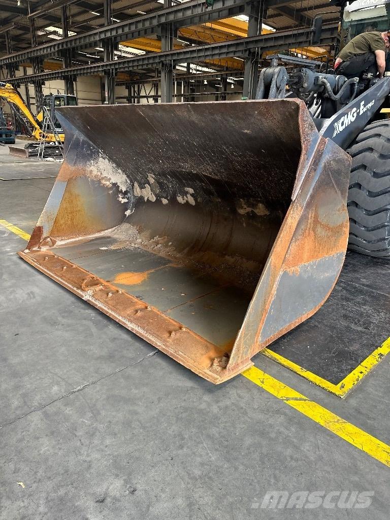 XCMG LW 700 KN Фронтальні навантажувачі