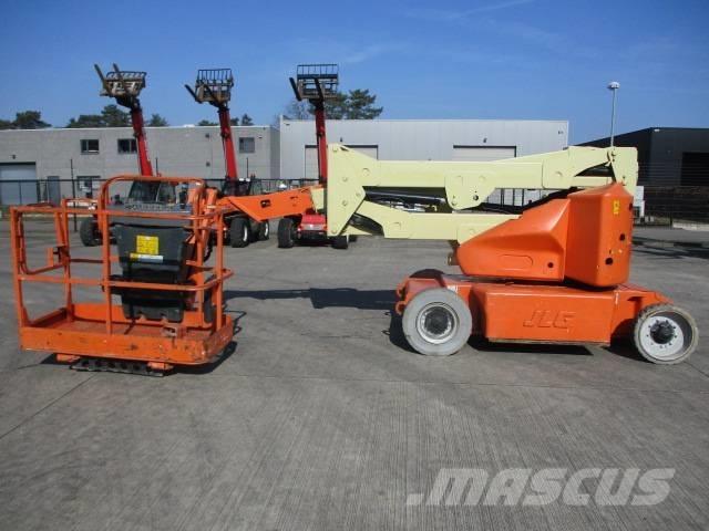 JLG E 400 AJPN (817) Колінчаті підйомники