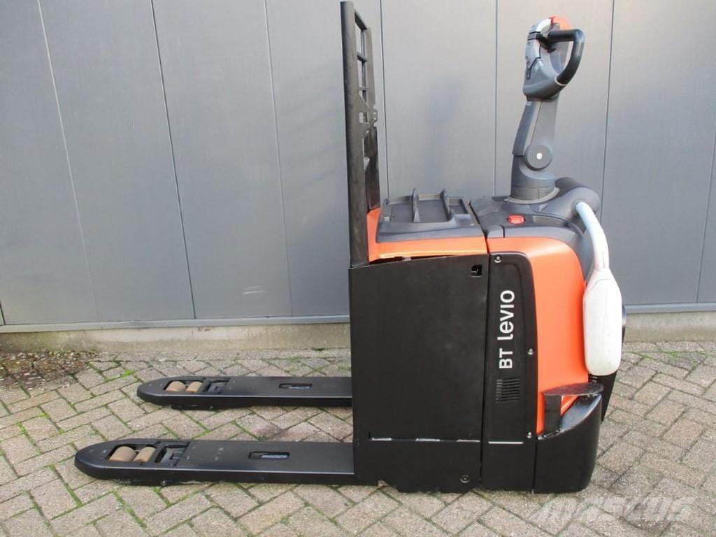 Toyota LPE250 Візки для перевезення піддонів