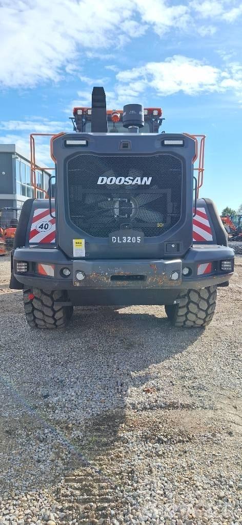 Doosan DL 320-7 Фронтальні навантажувачі