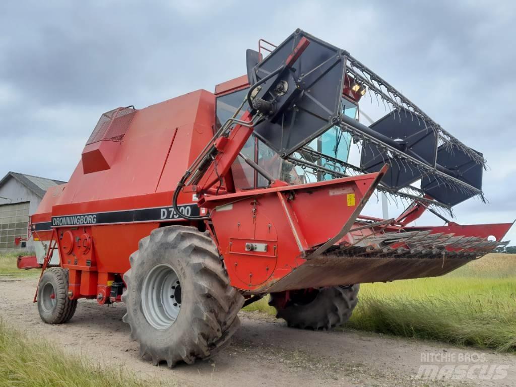 Dronningborg D7500 Зернозбиральні комбайни