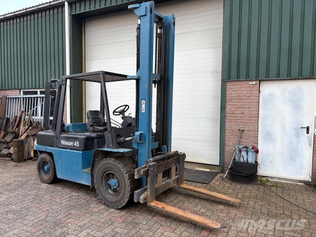 Nissan fd50 Дизельні навантажувачі