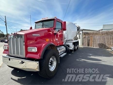 Kenworth W 900 Вантажівки / спеціальні
