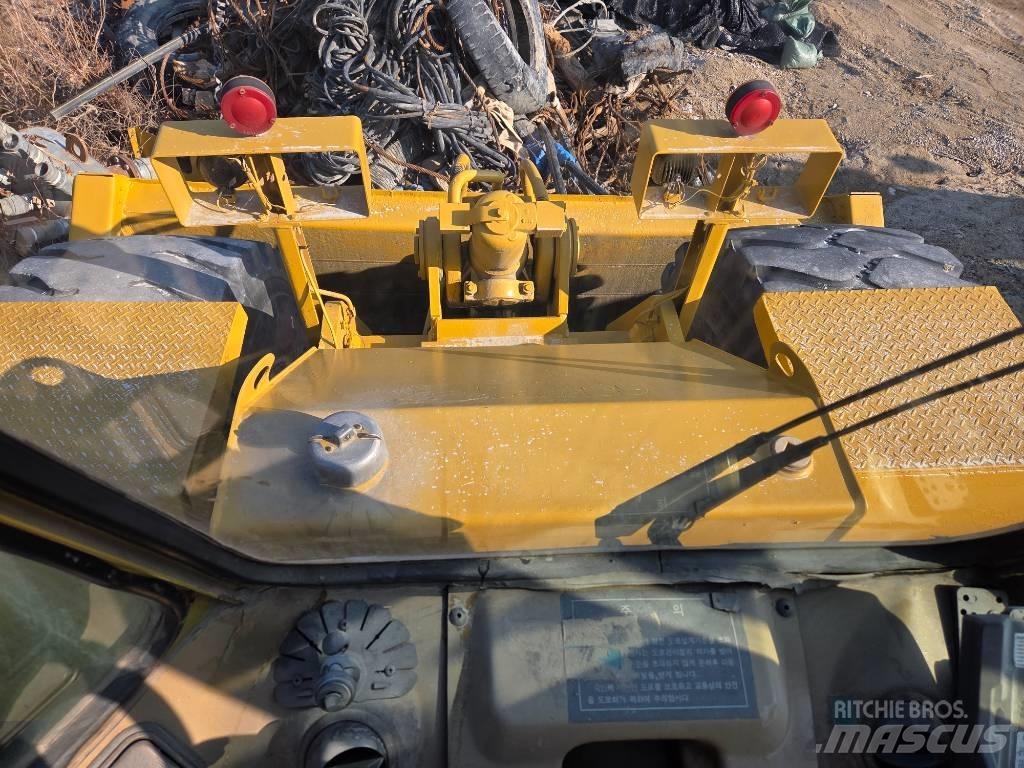 CAT 824c Колісні бульдозери