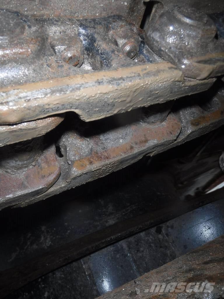 Hitachi ZX 135 US-6 Гусеничні екскаватори