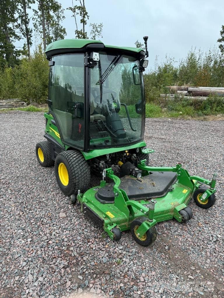 John Deere 1585 Самохідні газонокосарки