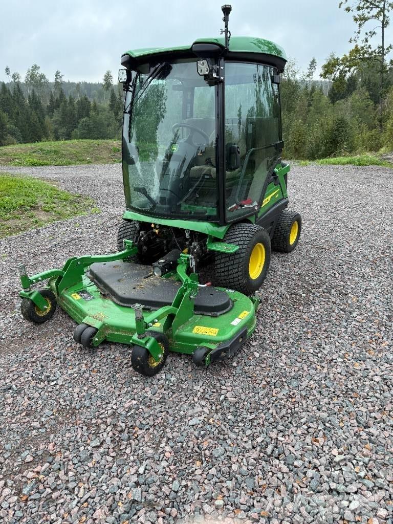John Deere 1585 Самохідні газонокосарки