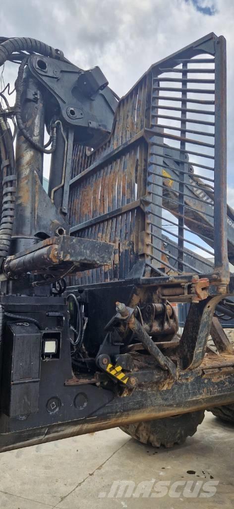 Komatsu 895 Форвардери