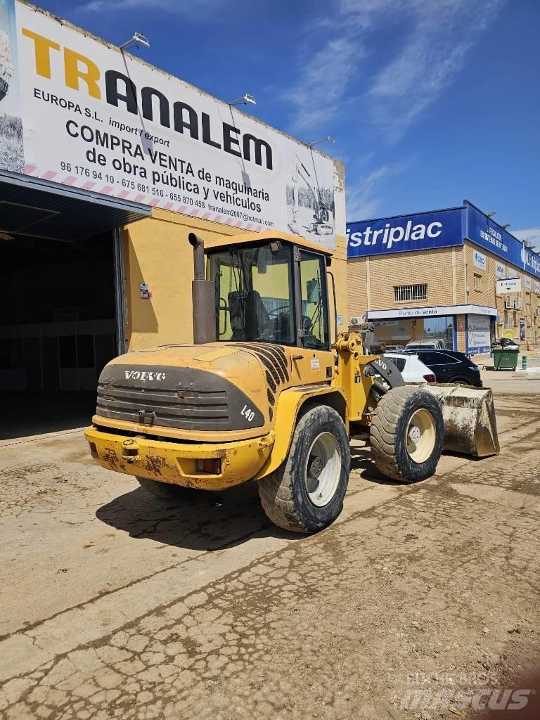 Volvo L 40 Фронтальні навантажувачі