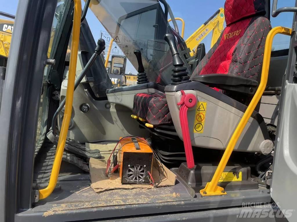 Volvo EC 220 Гусеничні екскаватори