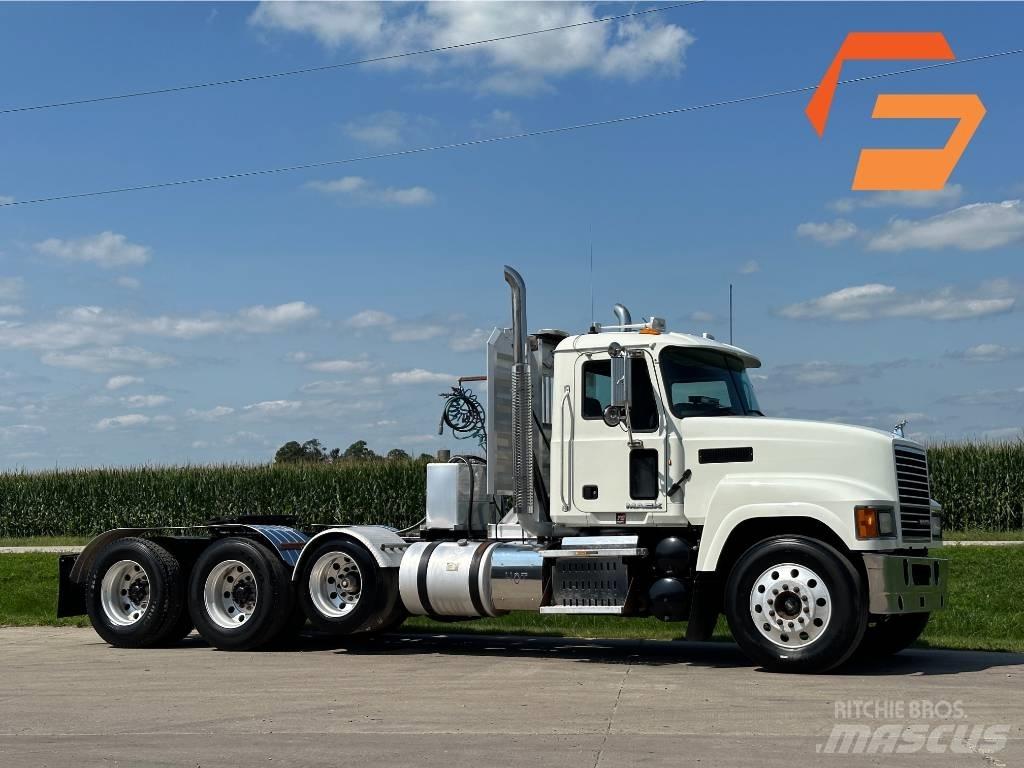 Mack Pinnacle CH613 Тягачі